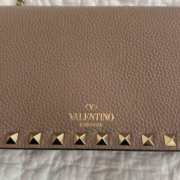 Valentino Garavani Rockstud chain pouch - Picture 5 of 6